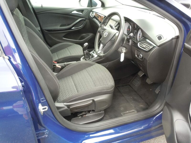 VAUXHALL ASTRA