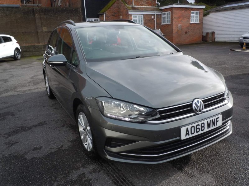 VOLKSWAGEN GOLF SV
