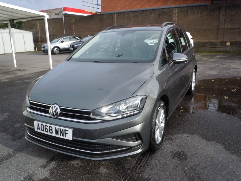 VOLKSWAGEN GOLF SV