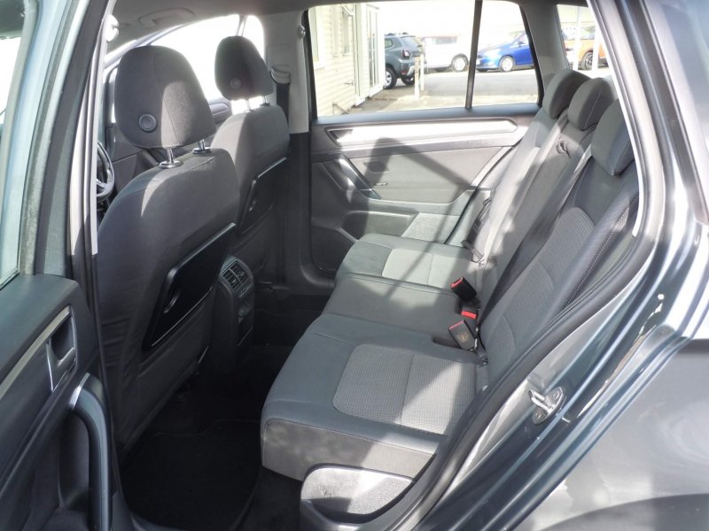 VOLKSWAGEN GOLF SV