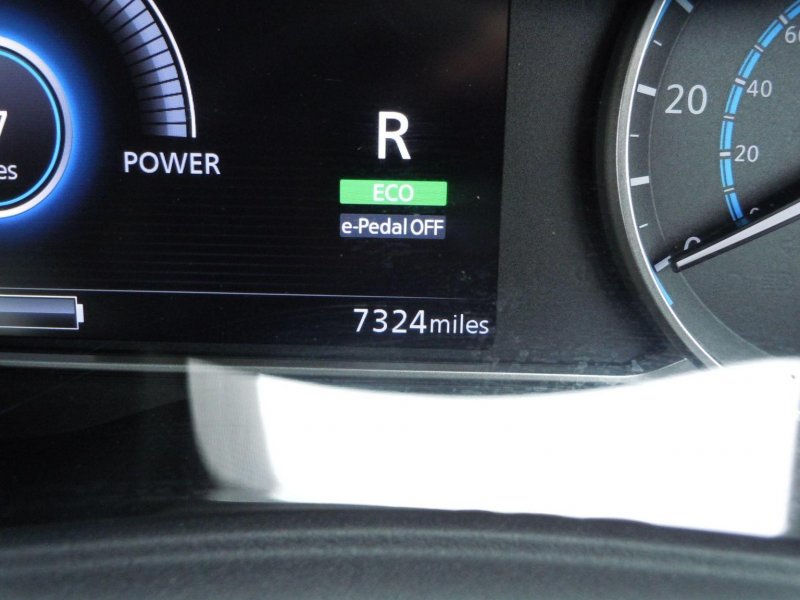 NISSAN LEAF